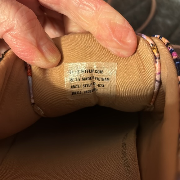 Fitflop flower leather sneakers size 6.5 - Picture 7 of 7